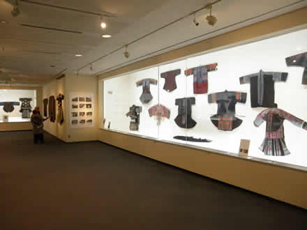 中国少数民族衣裳展