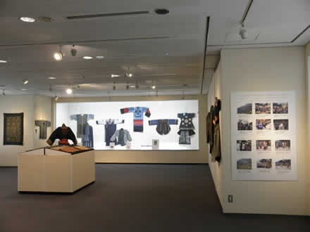 中国少数民族衣裳展