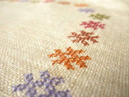 ミェン刺繍の麻布ランチョンマット