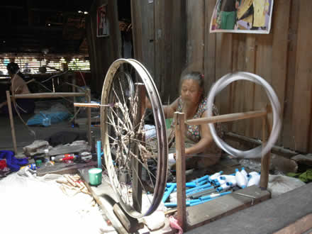 タイ国境カレン族の村にて