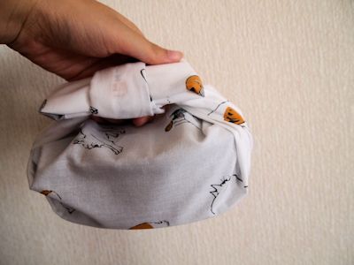 芸艸堂オリジナル手拭い お弁当箱包み