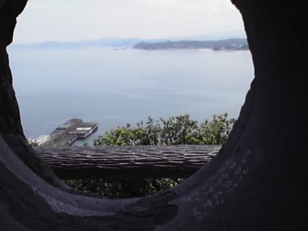 魚見台の覗き窓