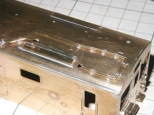 クモヤ145-100代、屋上配管はんだ付け、前位側