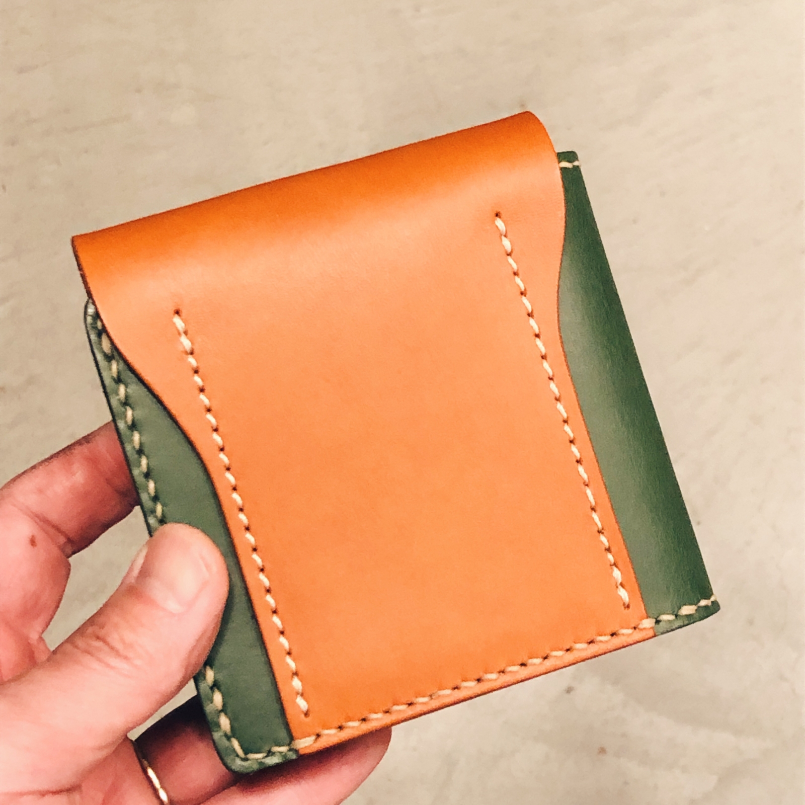 派手過ぎないグリーンとキャメルの特注品 | ガロンのハンドメイドと