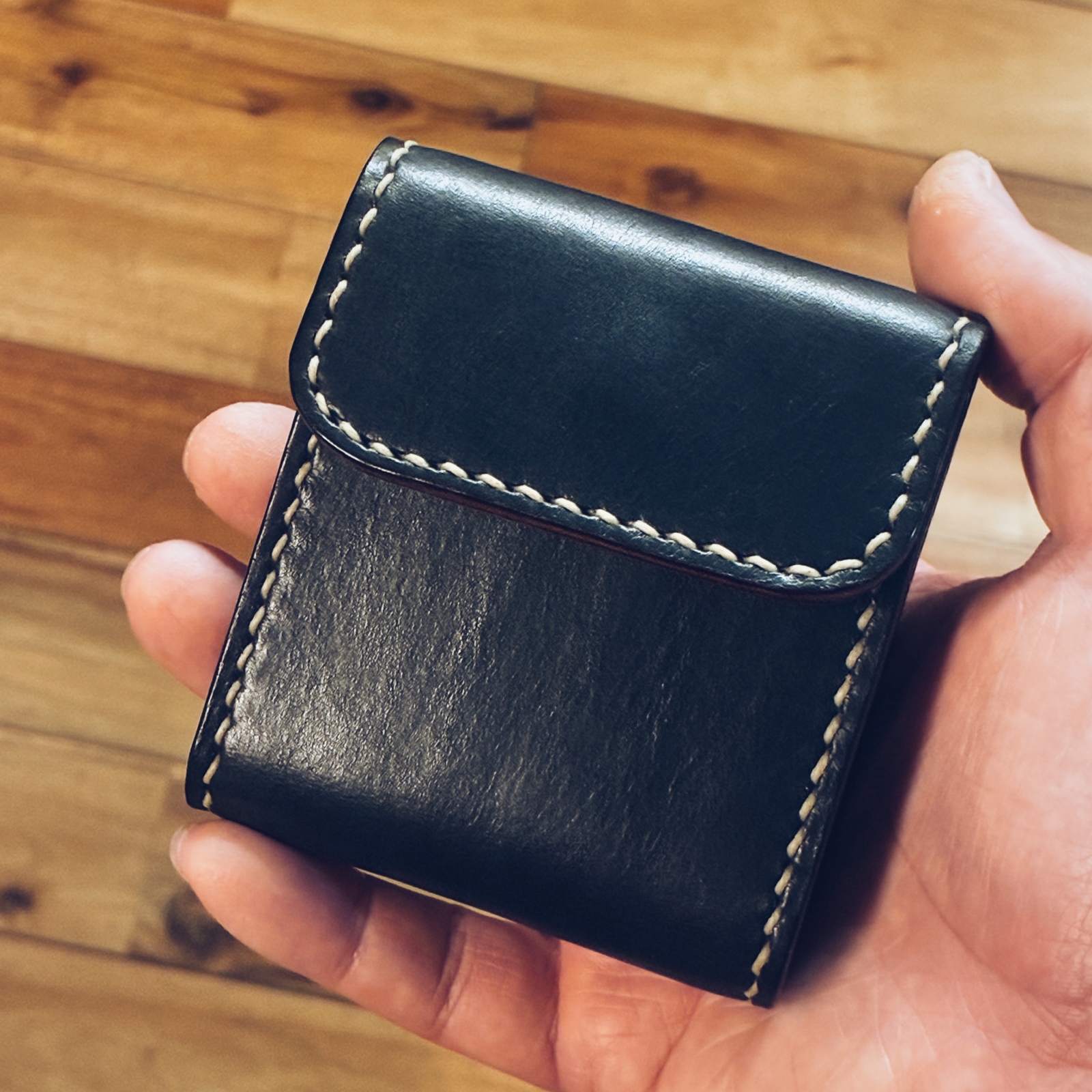 PRODUCTS | GALLON ガロンレザー 公式サイト 手仕事に拘る