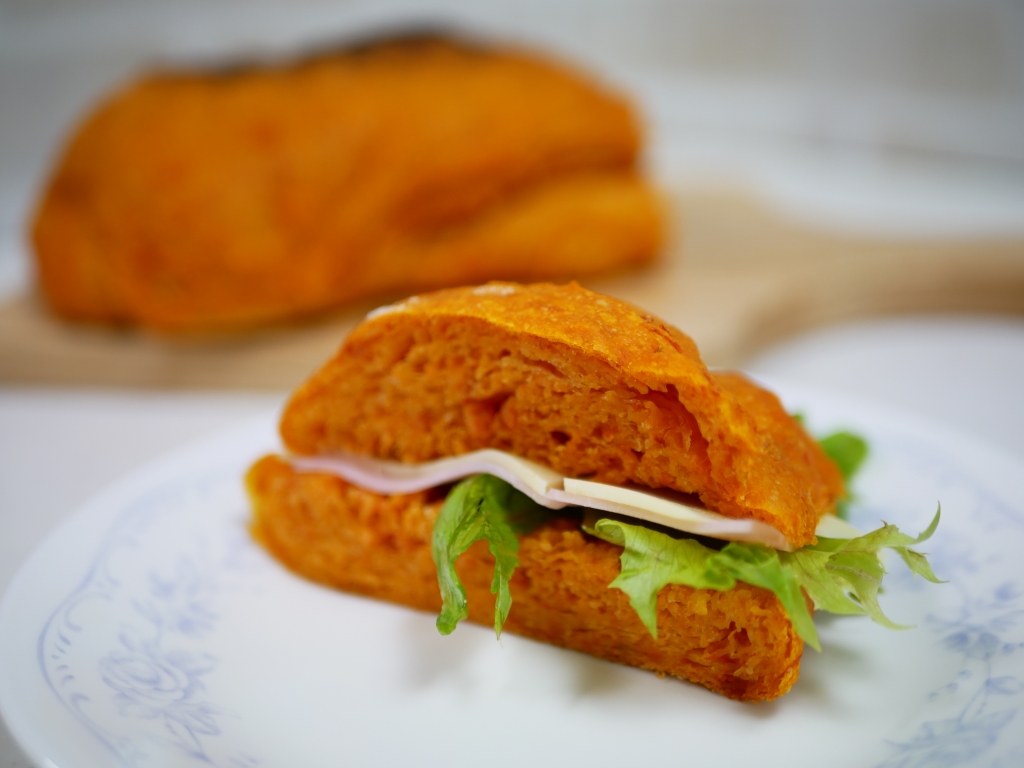 ドデカトマトパン