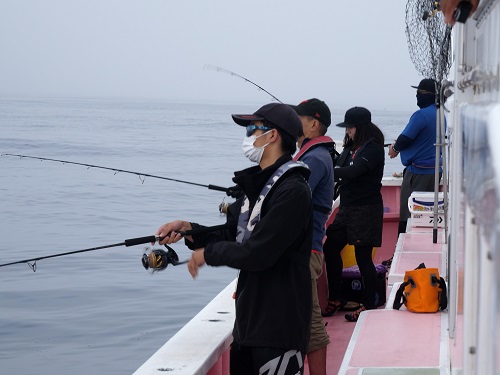 神戸浮舟さんで久しぶりの釣り🎣 マイナス気温の海上は冷えます