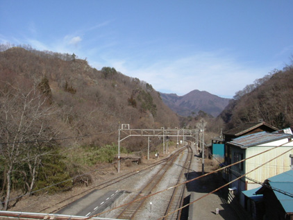 川原湯温泉駅から高崎方面を望む