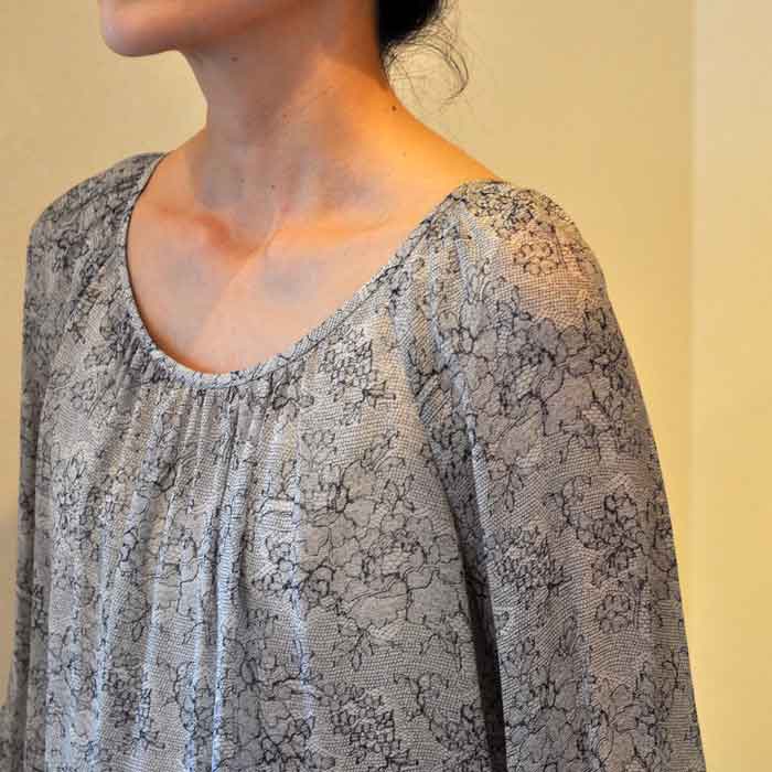 leur logette /ルルロジェッタ レース柄シルクシフォン ティアードブラウス Off White