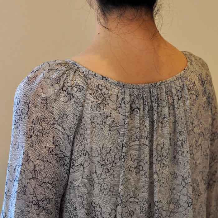 leur logette /ルルロジェッタ レース柄シルクシフォン ティアードブラウス Off White