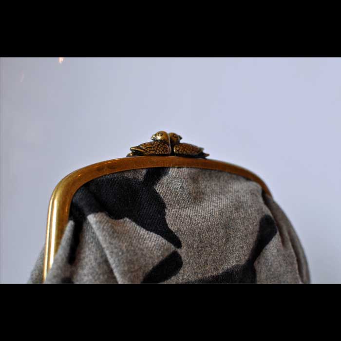 ミナペルホネンcuddle purse-run run run-がま口財布gray | Lin total