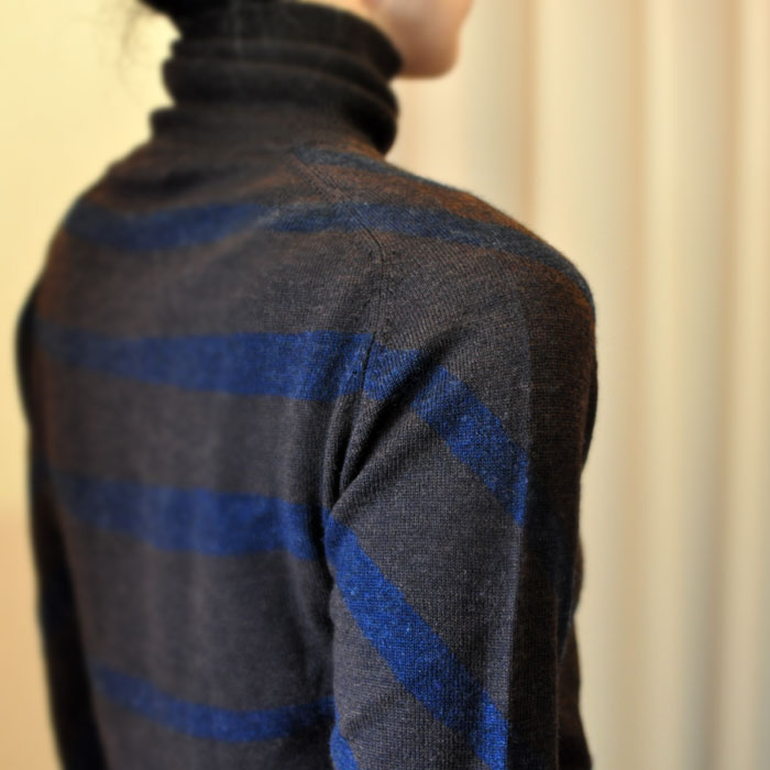 ミナペルホネンzebraタートルニットbrn x nvy | Lin total fashion