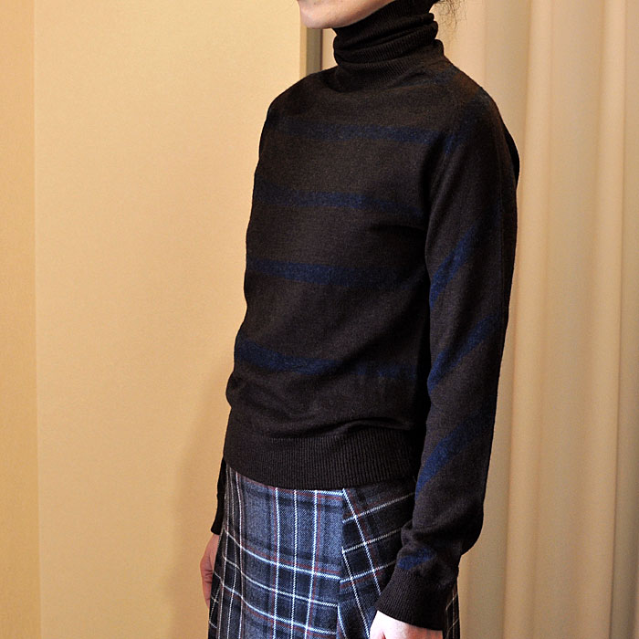 ミナペルホネン　フラミンゴハイネックセーター ミナペルホネン フラミンゴハイネックセーター - メルカリ