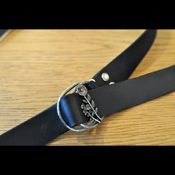 ミナペルホネン letter of flower ベルト#navy | Lin total ミナペルホネン letter of flower ベルト#navy | Lin total