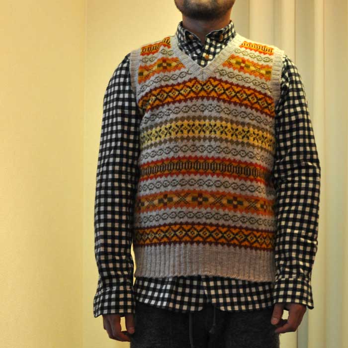 Jamieson's フェアアイル柄 Vネックセーター Jamieson's （ジャミーソンズ）フェアアイル柄 Vネックセーター