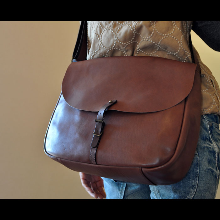 ムカヴァ（Chausser）ショルダーバッグD.Brown | Lin total fashion 