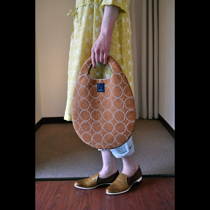 ミナペルホネン tambourine エッグバッグ brown | Lin total ミナペルホネン tambourine エッグバッグ brown | Lin total