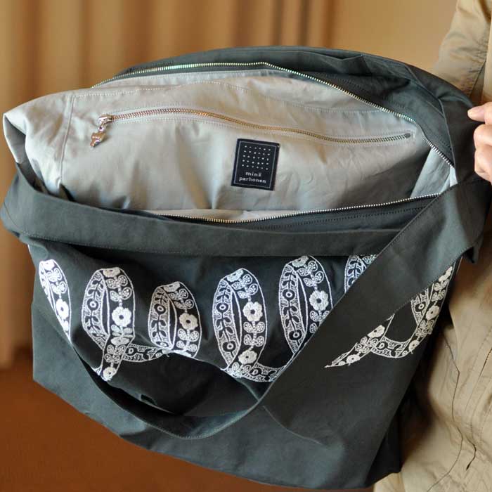 【受注製作】ミナペルホネン タンバリンチャコール　ハンドメイドボディバッグ ミナペルホネン tambourine ボディバッグ - ミナペルホネン正規