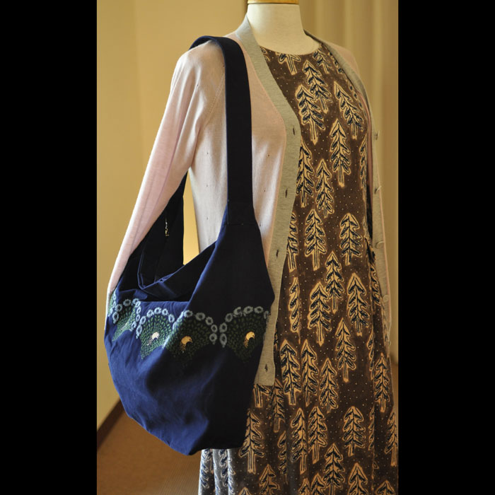 ミナペルホネン peacock ボディバッグ（L）navy | Lin total fashion 