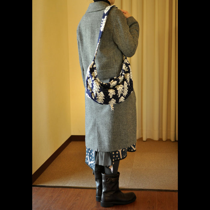 ミナペルホネンsnow candleボディバッグ（S）navy | Lin total fashion 