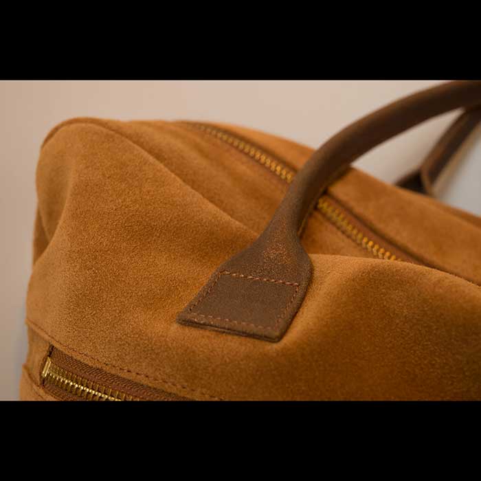 Naterra(ナテラ)スエードエディターズバッグ #CARAMEL