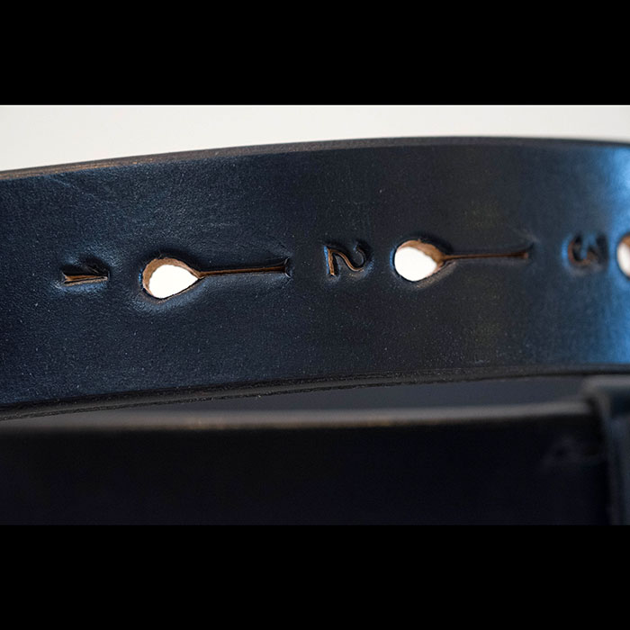 JABEZ CLIFFスティラップレザーベルト28mm navy