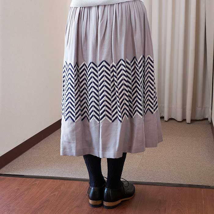 ミナペルホネンmountain roofスカートlight gray | Lin total