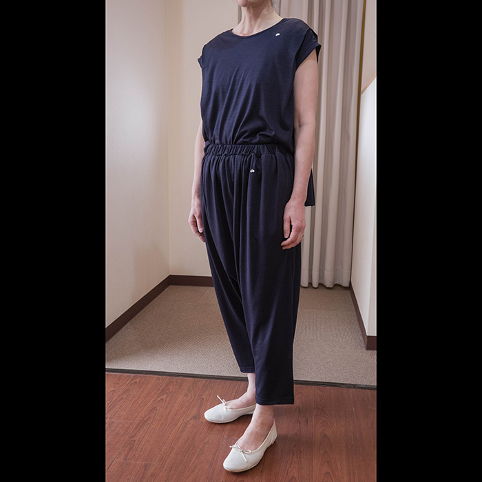 ミナペルホネンspring seedスエットサルエルパンツ ＃navy | Lin