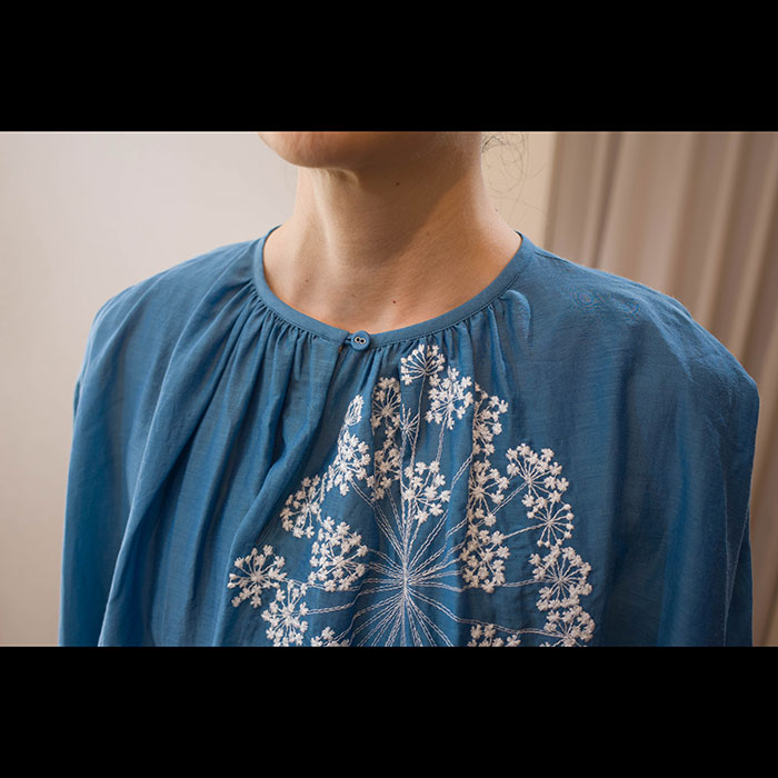 STASTNY SU [シュチャストニースー] COSMO ブラウス #ブルー