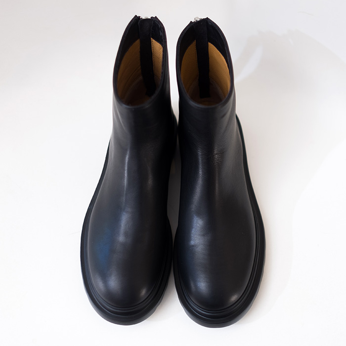 POMME D'OR (ポモドーロ) バックジップブーツ #Black | Lin