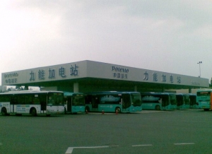 深セン湾口岸の電気バスステーション