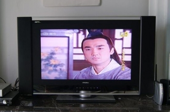 液晶テレビ