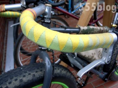 ホロホロ日記 555nat.com 世田谷ファットバイク シングルスピード マナスタッシュハンドルバーのバーテープ