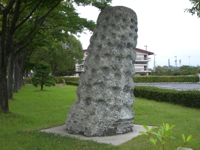 彫刻:岩間 弘『雲が行く』