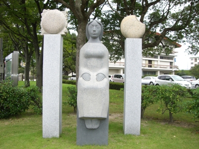 彫刻:藤田秀樹『太陽と月の神話』