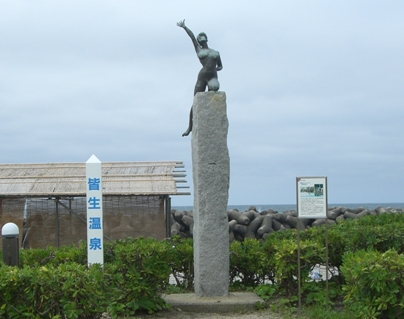 彫刻:石田 明「夏 トライアスロン」
