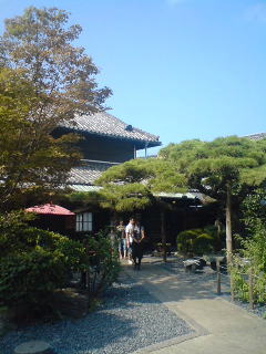 うどん屋なのに庭園
