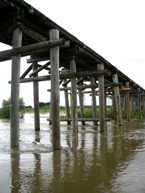 流れ橋4.JPG