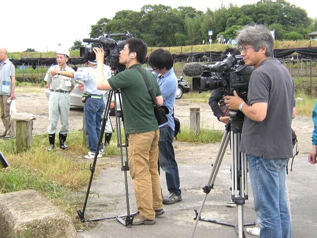 報道陣.JPG