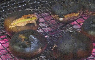焼いているクリ