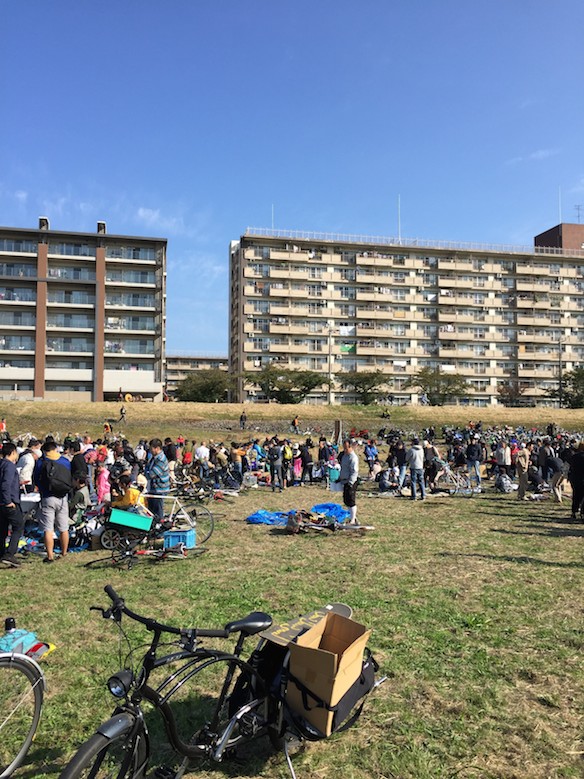関戸橋フリーマーケット