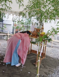 地鎮祭・女性の神主さん
