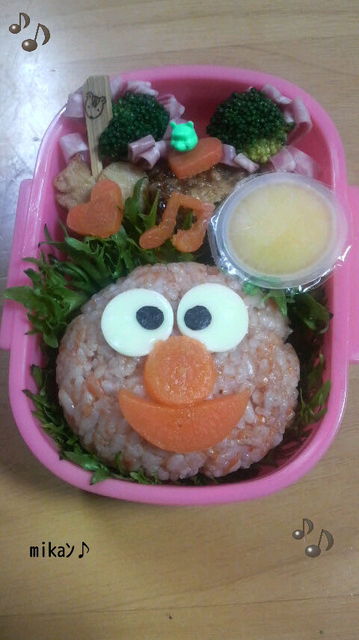 エルモ弁当 Mikaﾝ の時々キャラ弁 時々ハンドメイド