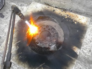 トーチで炙り