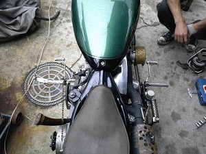 フットコントロール上部から