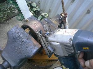 ジグソーで切断