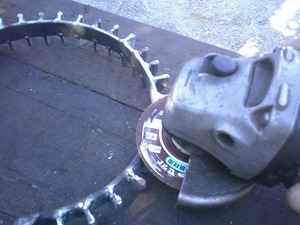 グラインダー面出し作業
