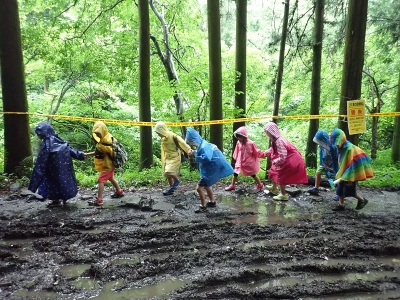 ブッシュクラフトな保育 八朗園長の 遊びをせんとや生まれけむ