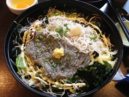 生しらす丼