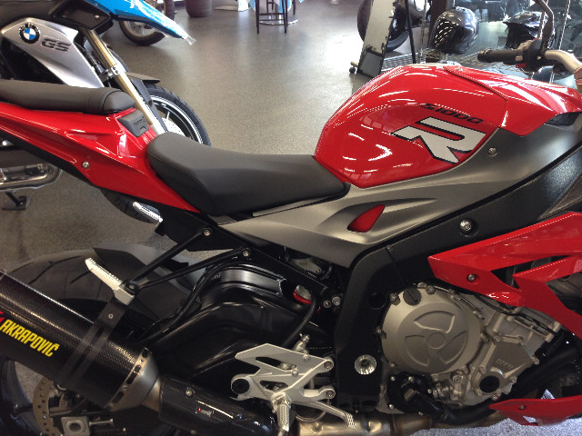 BMW S1000Rのローシート！？ | 原サイクルBMW情報